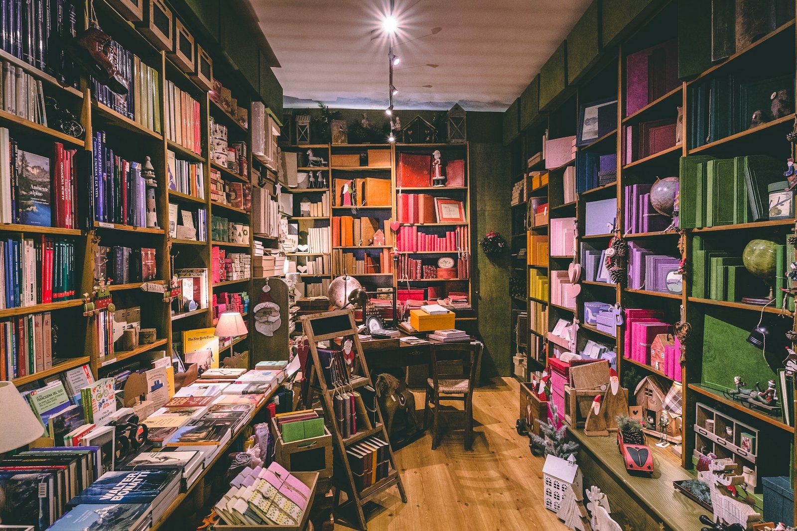 من نحن طوسون مكتبة مكتبة طوسون